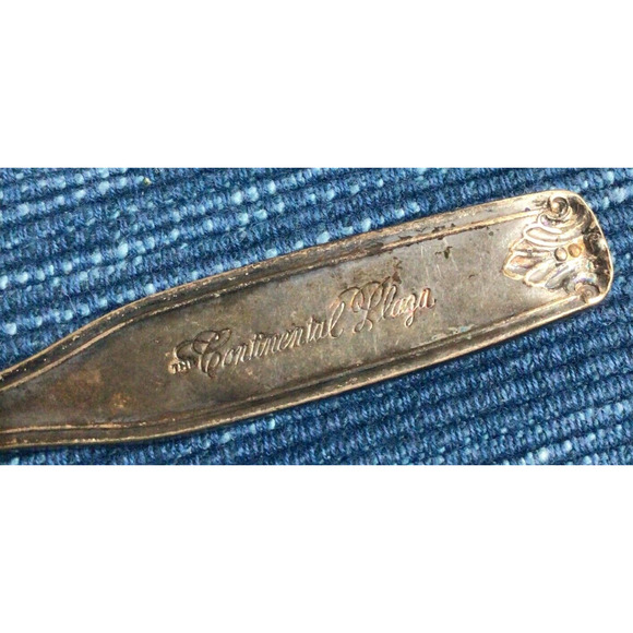 Vintage Continental Plaza Honolulu Hawaii Oneida Hotel Fork ~868A - Picture 1 of 3